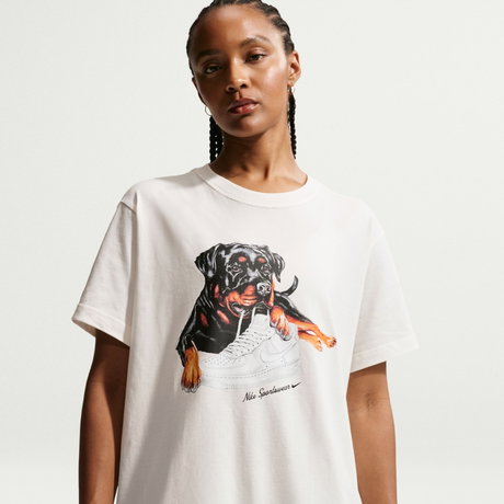 NIKE - Nsw Classic Bf Shoe Dog Tee Kadın Tişört