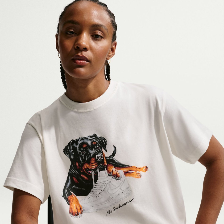 Nsw Classic Bf Shoe Dog Tee Kadın Tişört