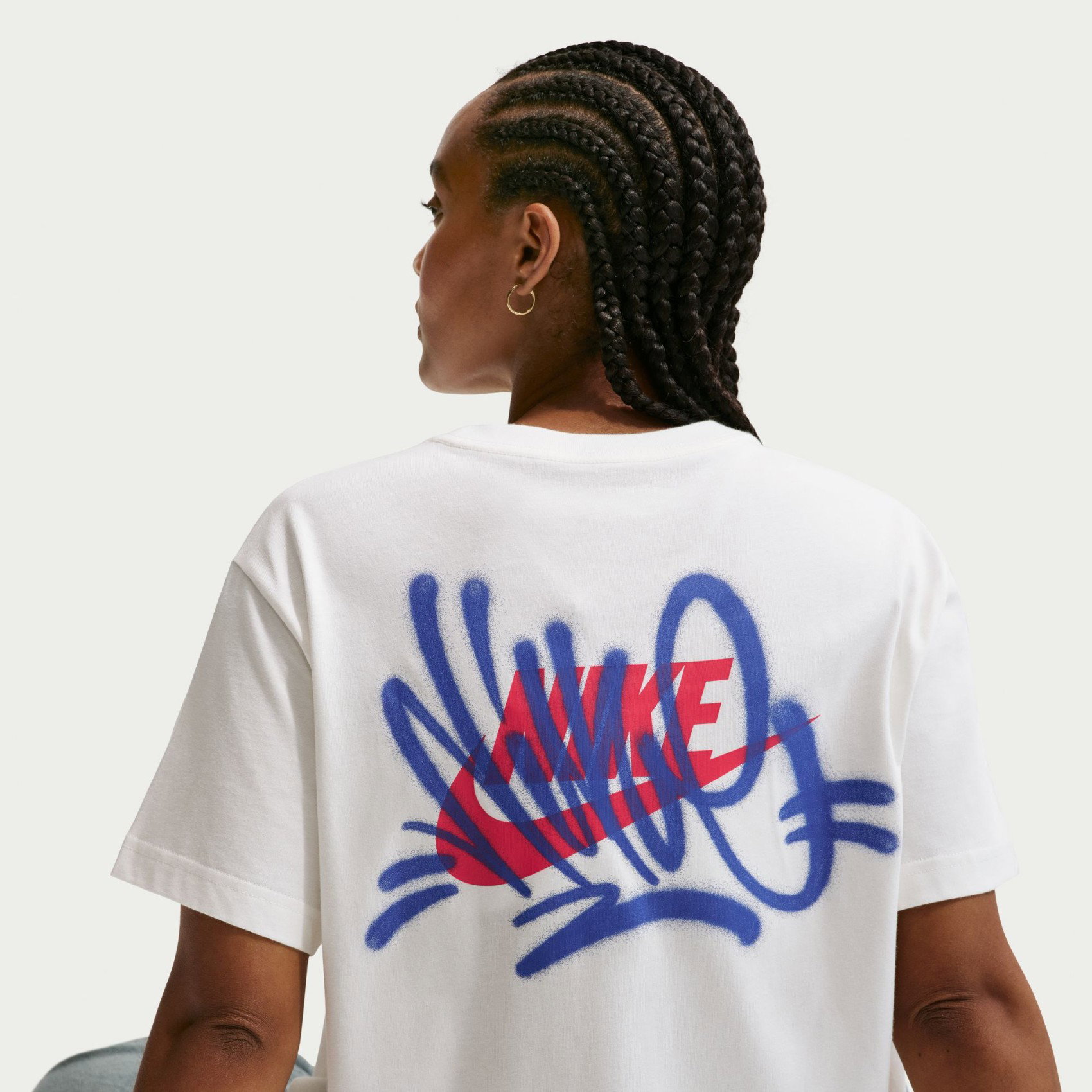 なお Nike Nsw Classic Boyfriend Oversized Tee Kadın Tişört IV5485-133