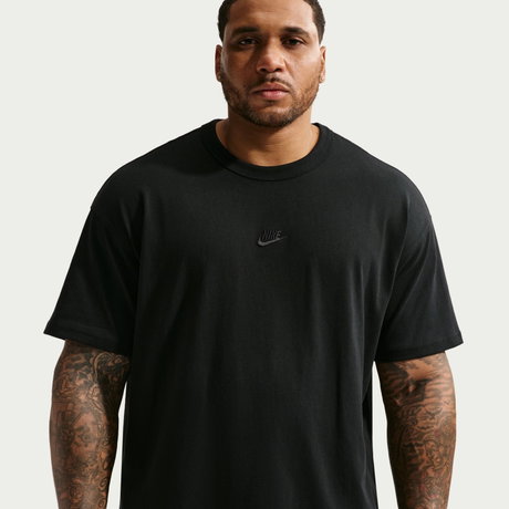 NIKE - Nsw Tee Premium Essential Erkek Siyah Tişört