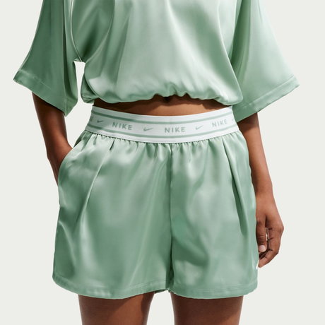 NIKE - Offline Woven Satin Short Kadın Şort (1)