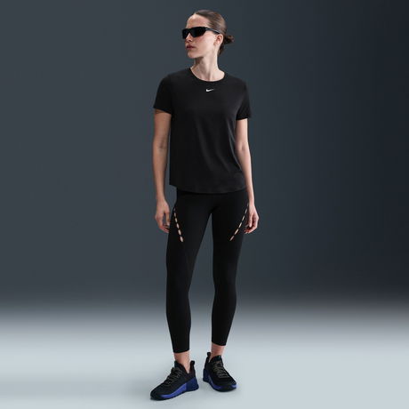 NIKE - One Classic Dri-FIT SS Top Kadın Tişört