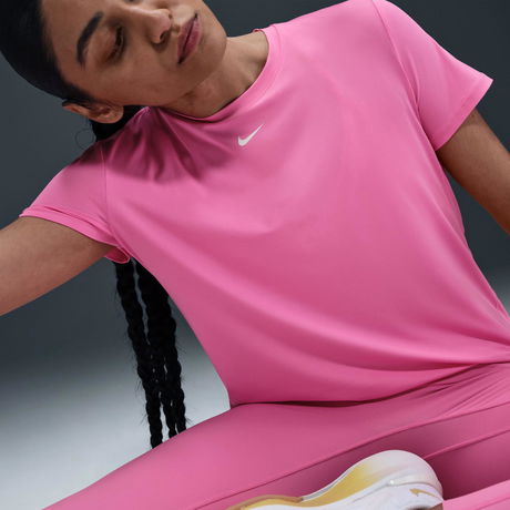 NIKE - One Classic Dri-FIT SS Top Kadın Tişört