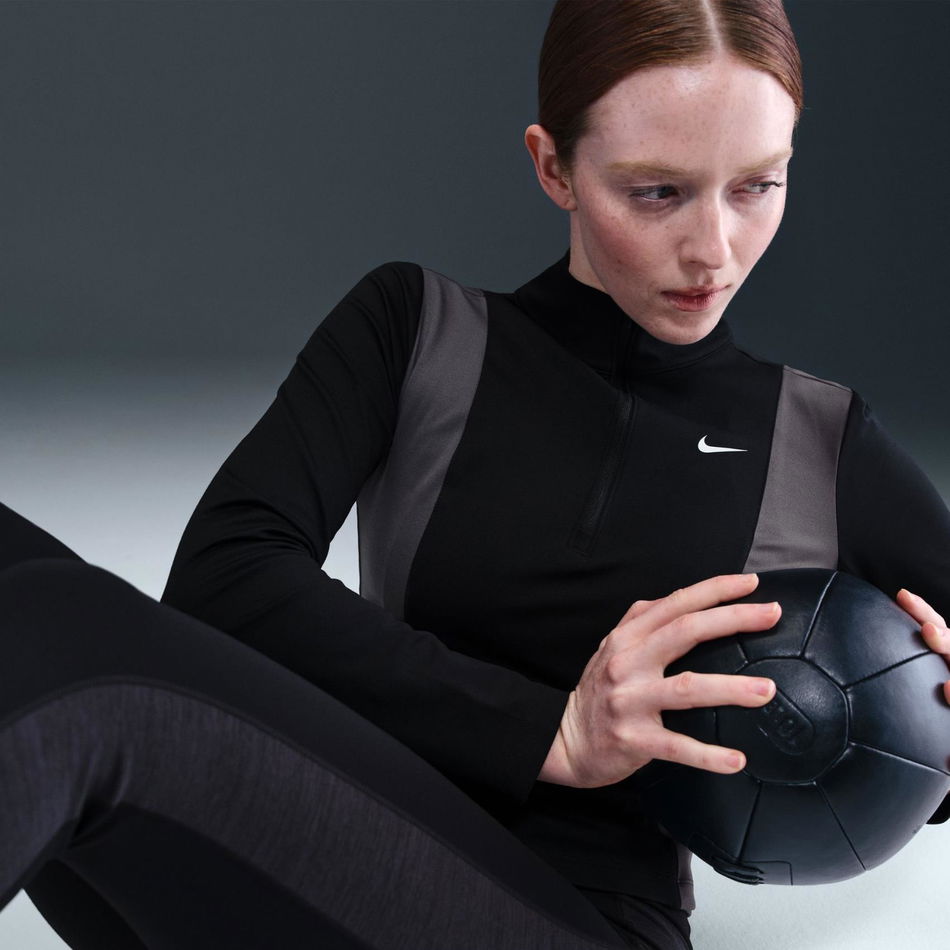 One Dri-FIT Classic+ Kadın Sweatshirt