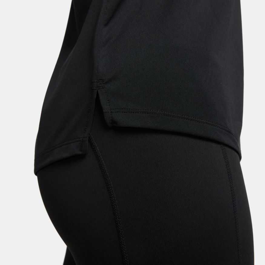 One Dri Fit Swoosh Hbr Kadın Tişört