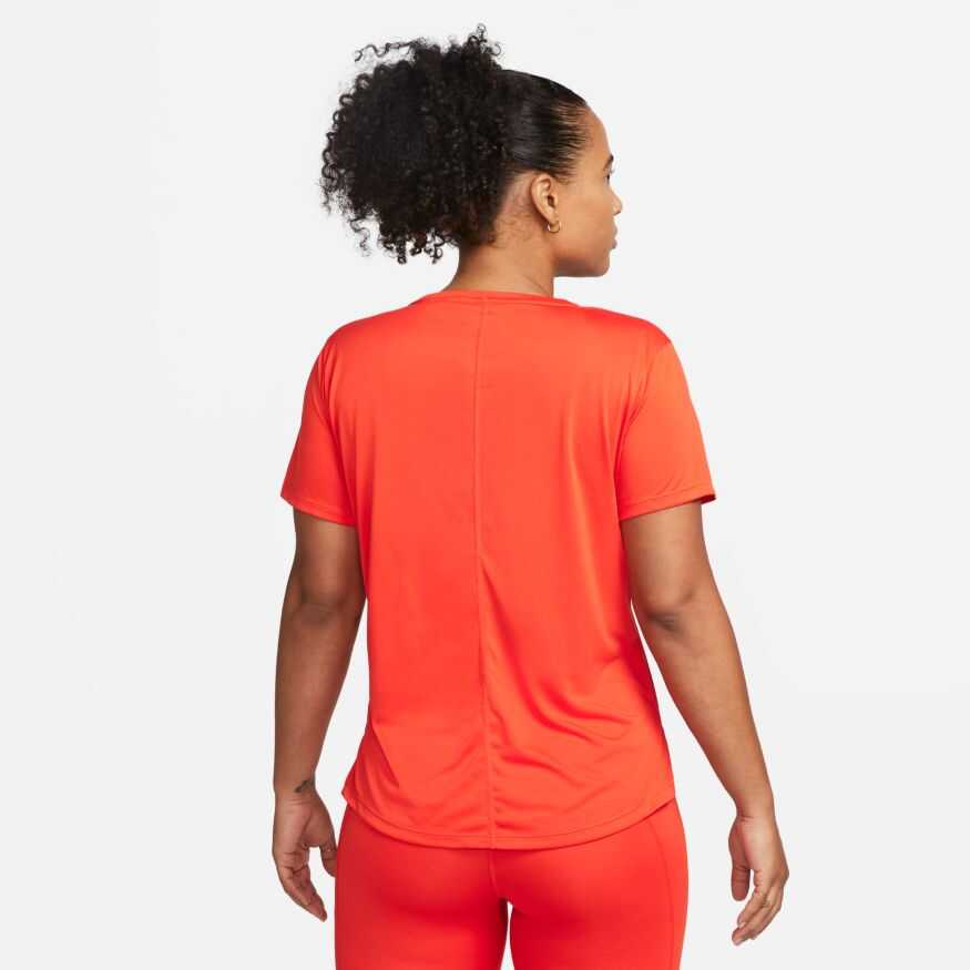 One Dri Fit Swoosh Hbr Kadın Tişört