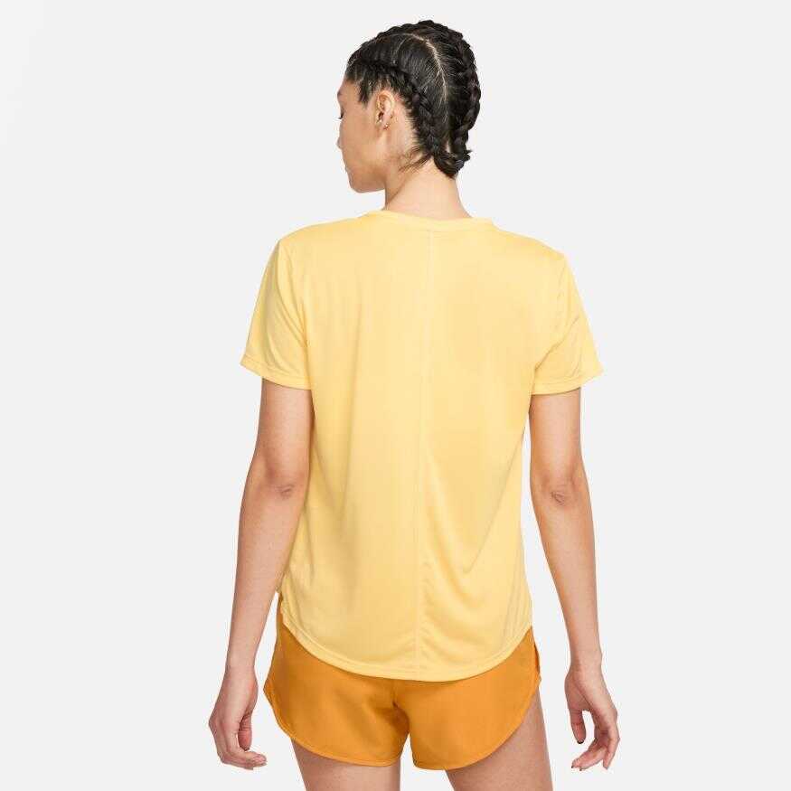 One Dri Fit Swoosh Kadın Tişört