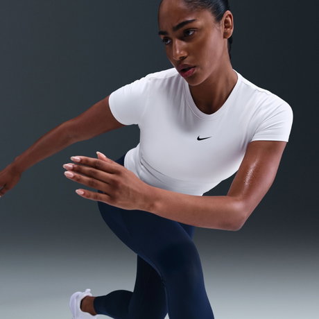 NIKE - One Fitted Ss Top Kadın Beyaz Tişört