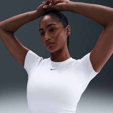 NIKE - One Fitted Ss Top Kadın Beyaz Tişört (1)