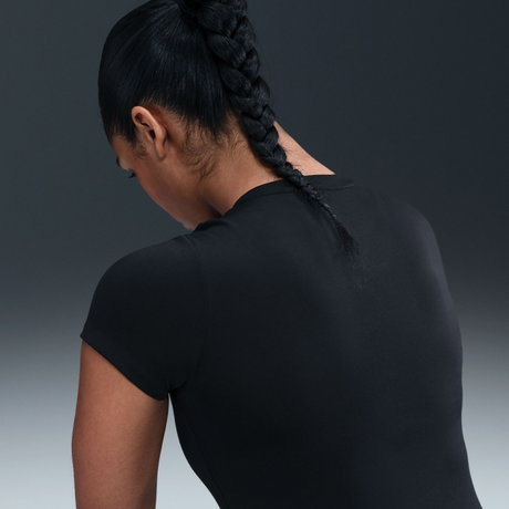 NIKE - One Fitted Ss Top Kadın Siyah Tişört (1)