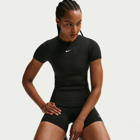 NIKE - One Fitted Ss Top Kadın Siyah Tişört