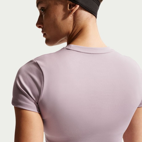 NIKE - One Fitted Ss Top Kadın Tişört (1)