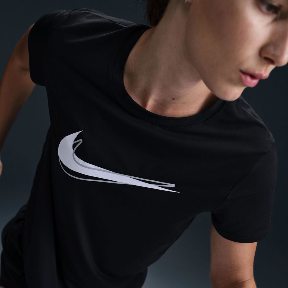 One Swoosh Dri-FIT Ss Top Kadın Siyah Tişört