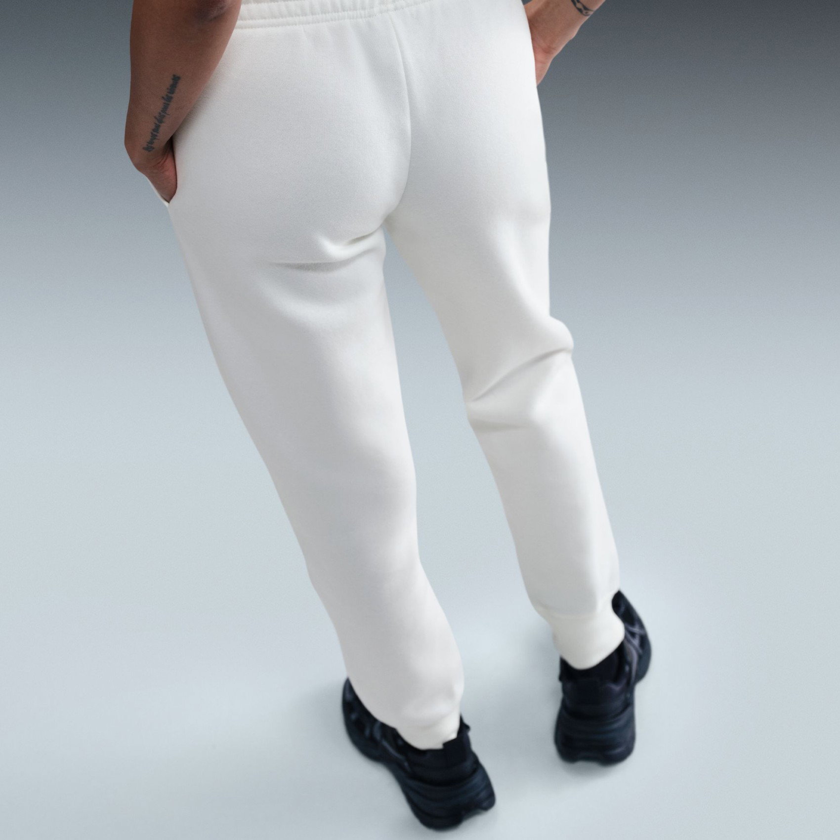 Nike Phoenix Fleece MR Pant Kadın Bej Eşofman Altı FZ7626-133