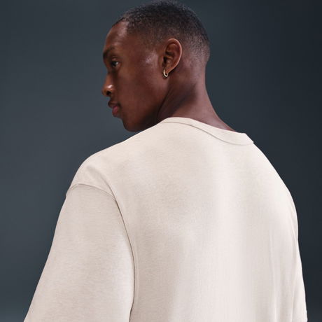 NIKE - Premium Essential Sust Tee Erkek Bej Tişört (1)