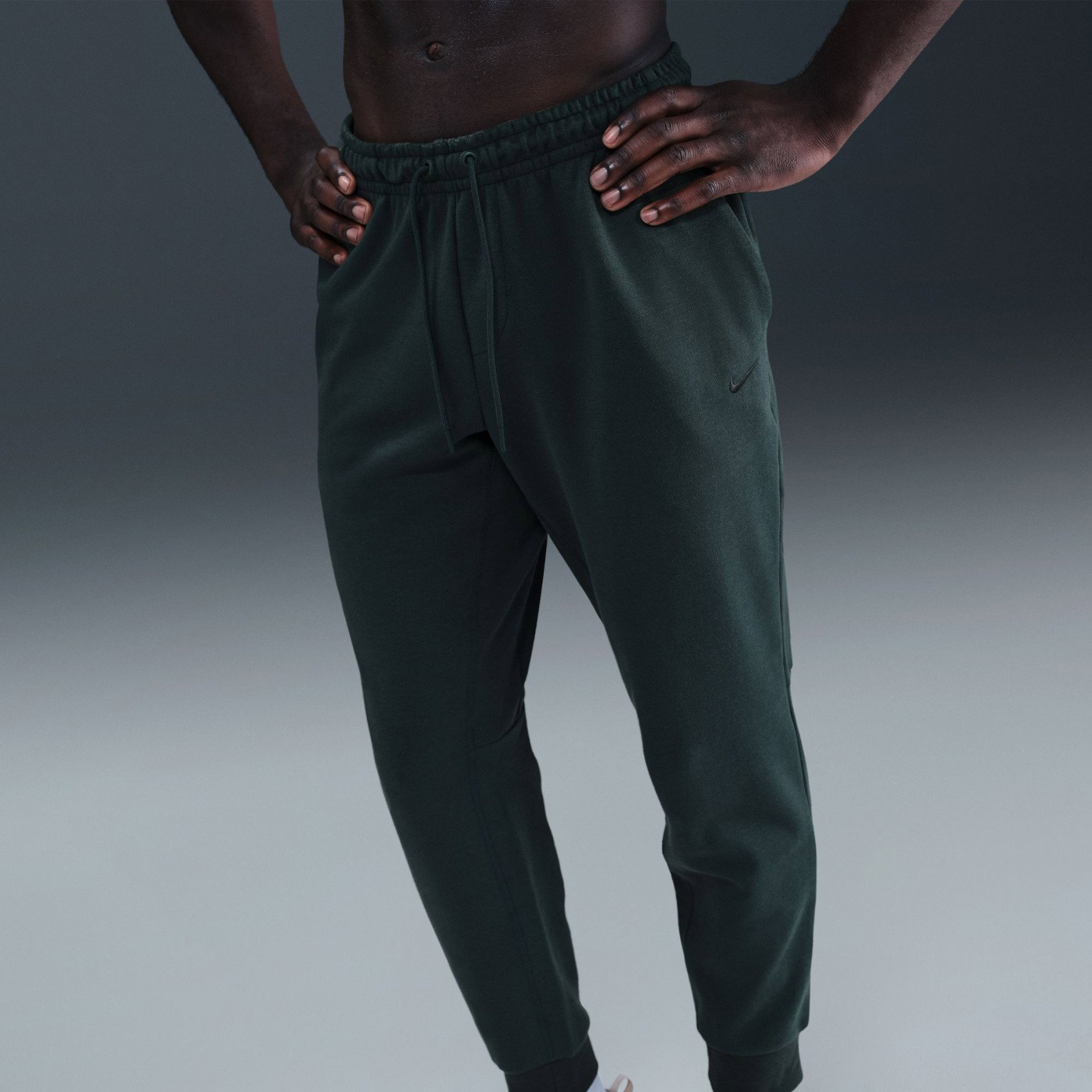 Nike Primary Fleece Dri-FIT UV Jogger Pant Erkek Yeşil Eşofman