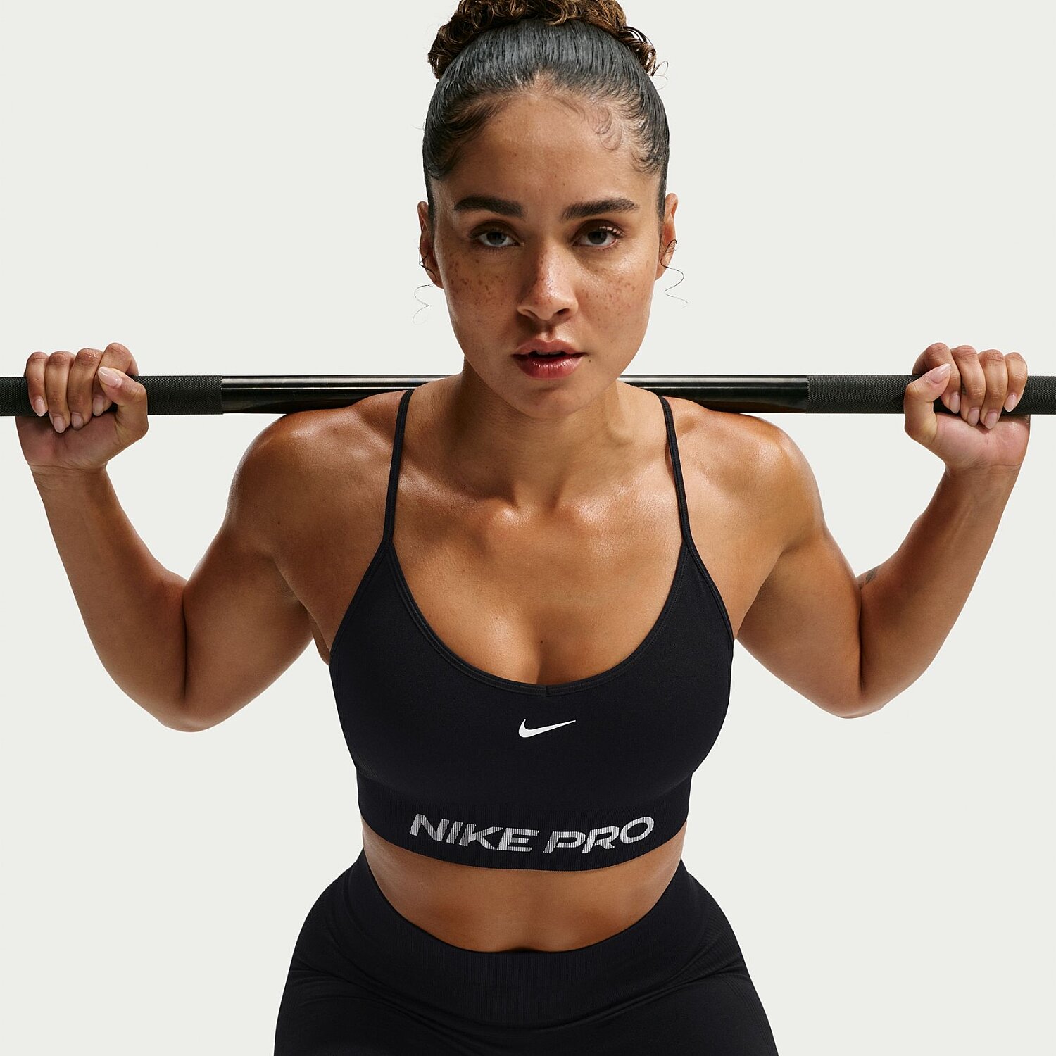Женский спортивный бра Nike Pro Dri-FIT Seamless Ls Bra Wt Sporcu Sütyeni
