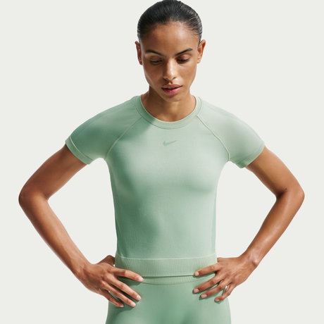 NIKE - Nike Pro Dri-FIT Seamless Ss Top Kadın Tişört (1)