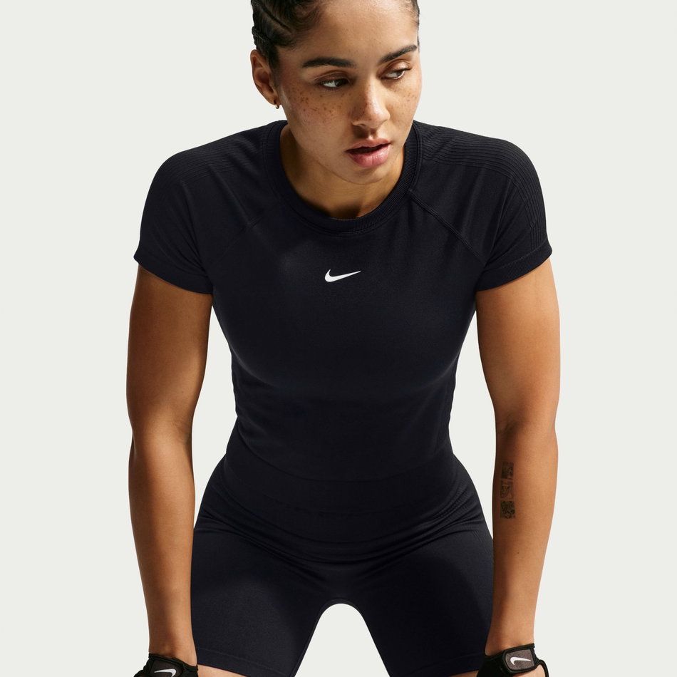 Nike Pro Dri-FIT Ss Top Kadın Siyah Tişört