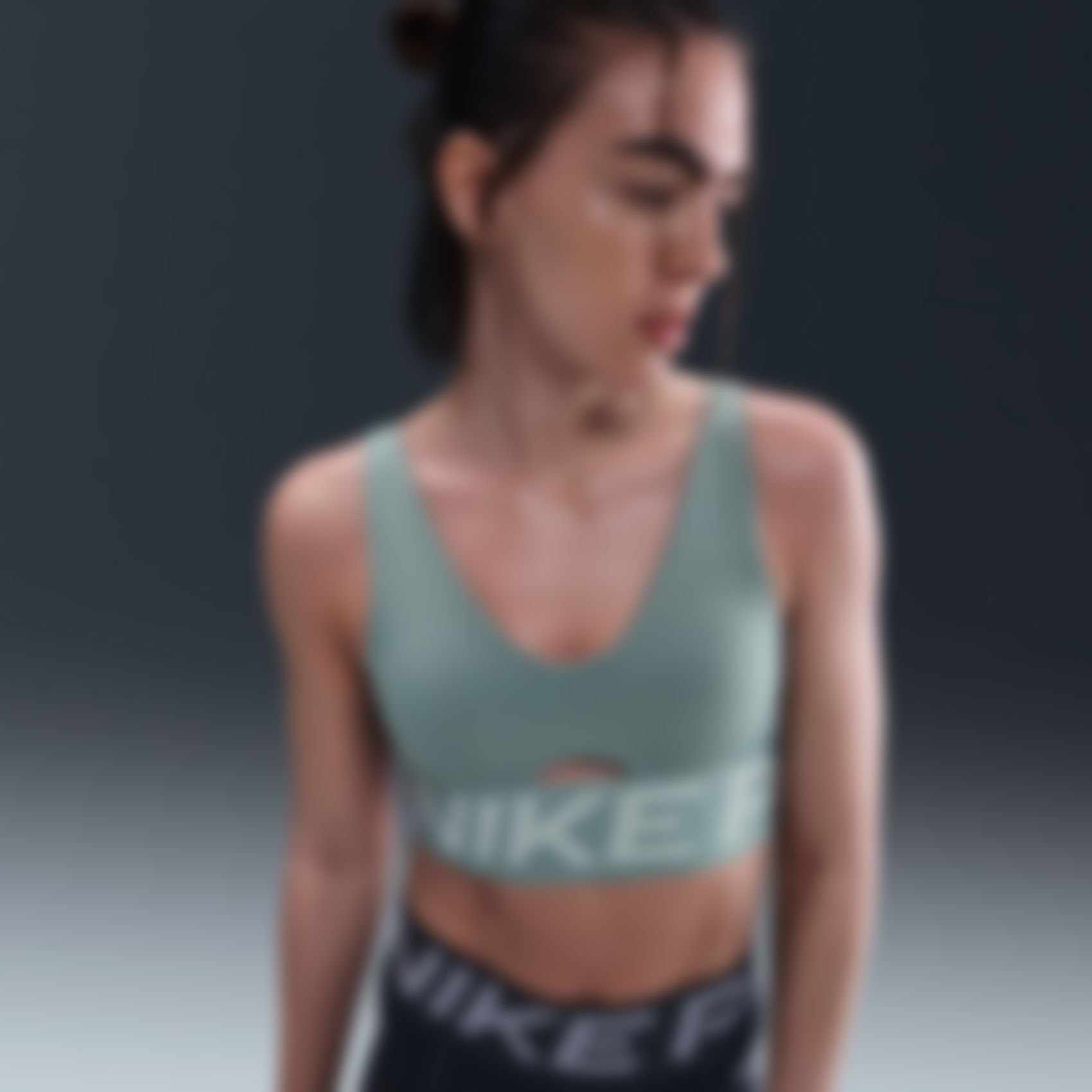 NIKE - Nike Pro Indy Plunge Orta Destekli Pedli Bra Kadın Sporcu Sütyeni