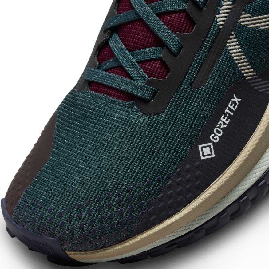 React Pegasus Trail 4 GORE-TEX Kadın Koşu Ayakkabısı