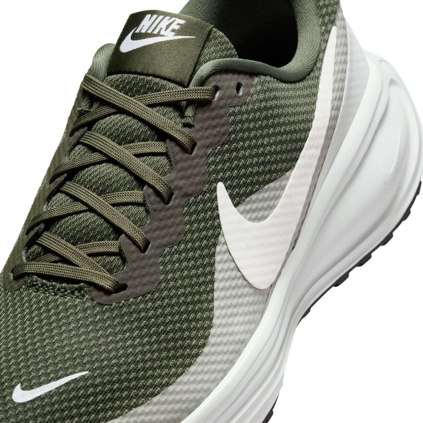 Nike Haki Nike Revolution 8