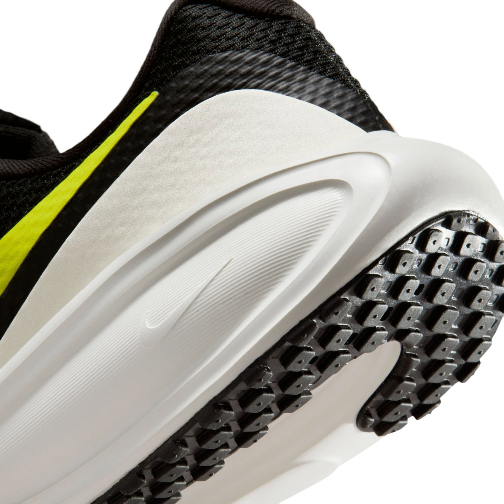 Nike Siyah Nike Revolution 8