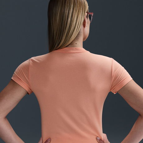 NIKE - Nike Sportswear Chill Knit Crop Kadın Tişört (1)