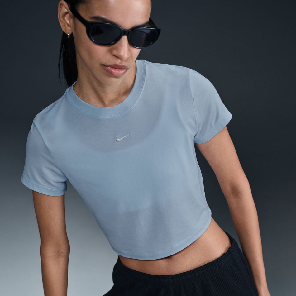 Nike Sportswear Chill Knit Crop Kadın Tişört