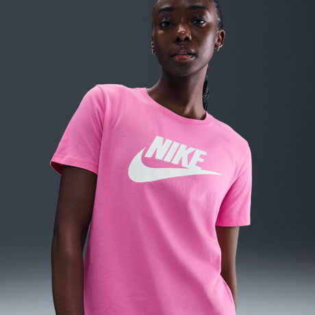 NIKE - Nike Sportswear Club SS Tee Icon Futura Kadın Pembe Tişört