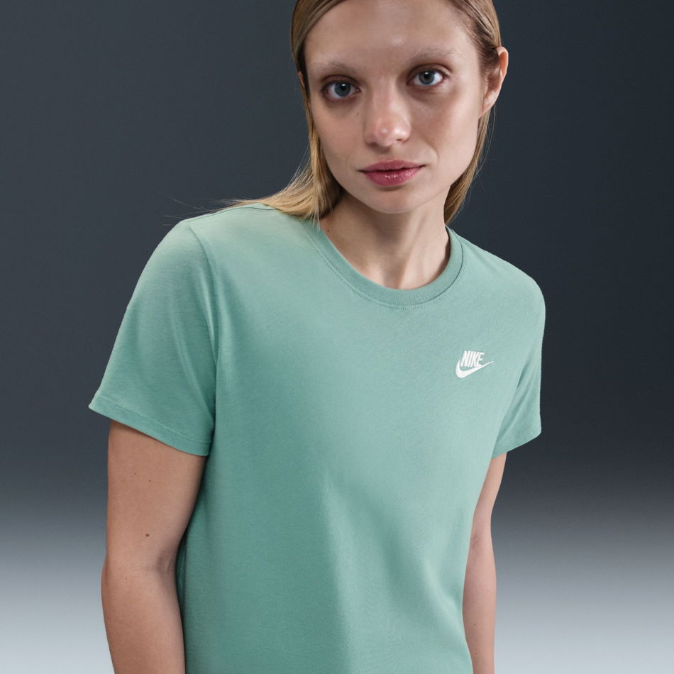 Nike Sportswear Club SS Tee Kadın Tişört