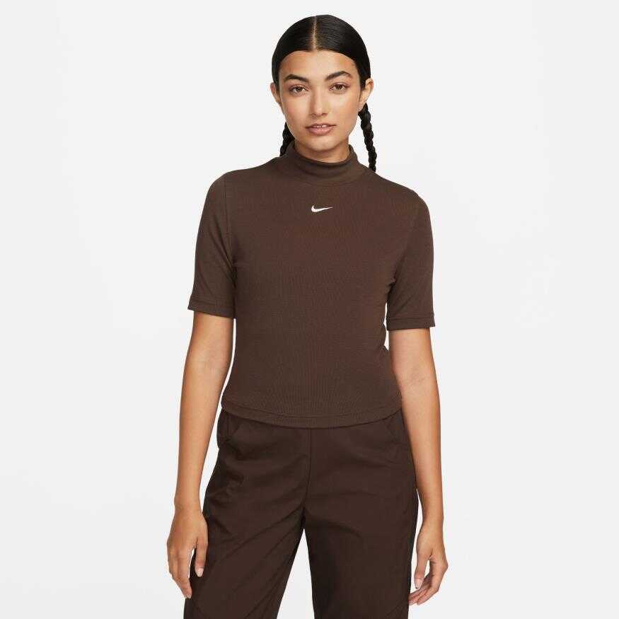 Nike sportswear essential women's logo short sleeve top best sale