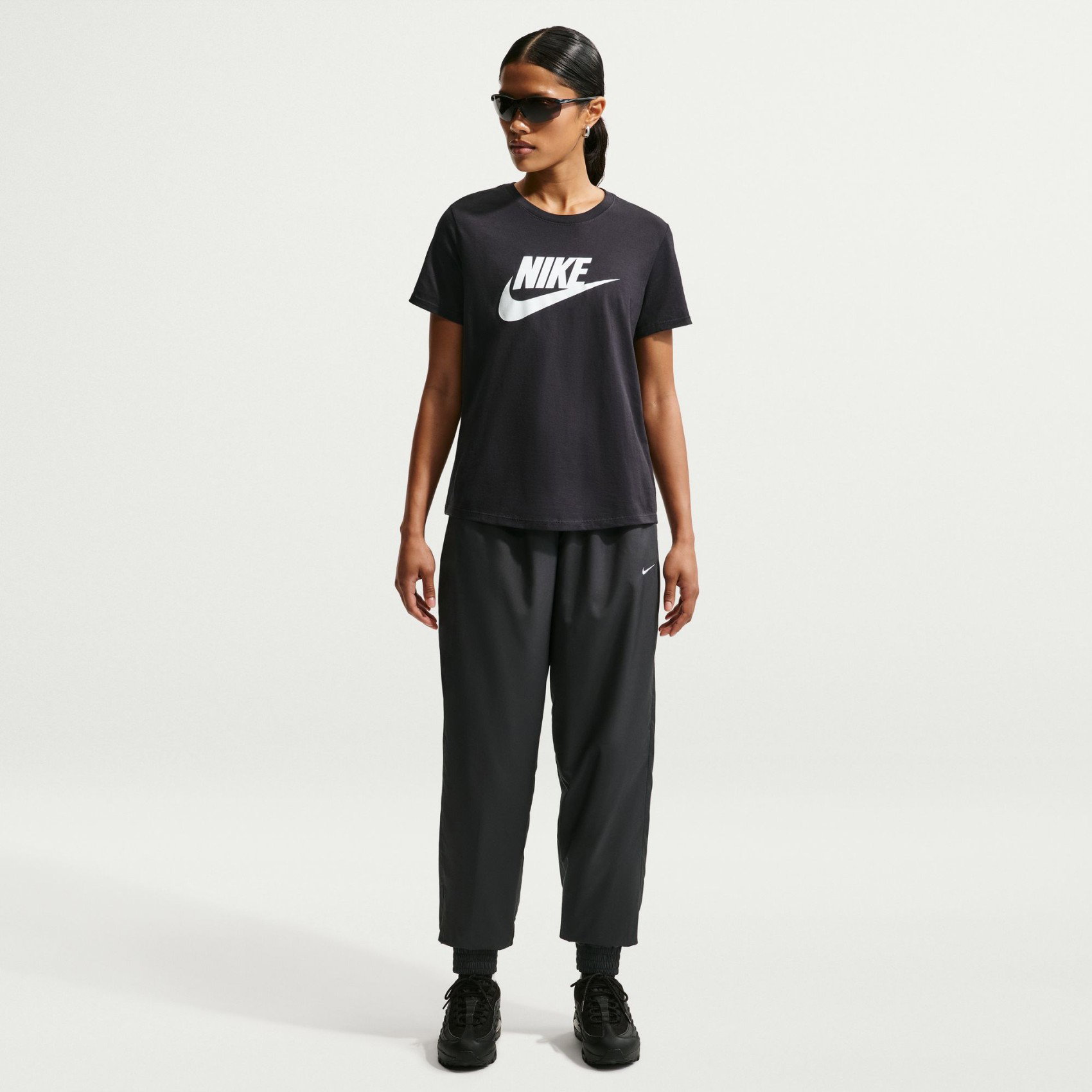 Nike NSW Tee Essential Kadın Tişört DX7906-010