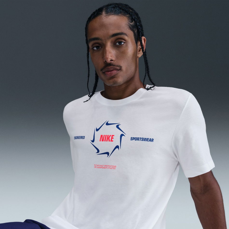 Nike Sportswear Tee Swoosh Erkek Beyaz Tişört