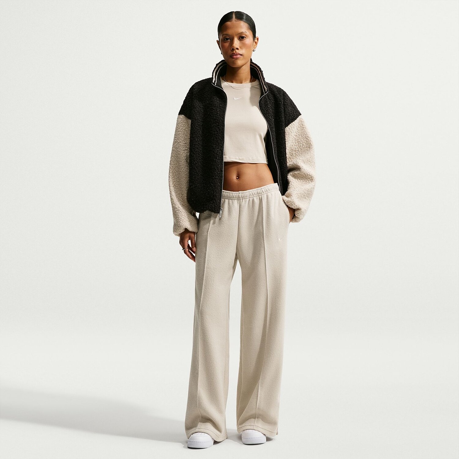 Женские спортивные штаны Nike Studio Fleece Medium Weight Plush Wide-Leg Pant