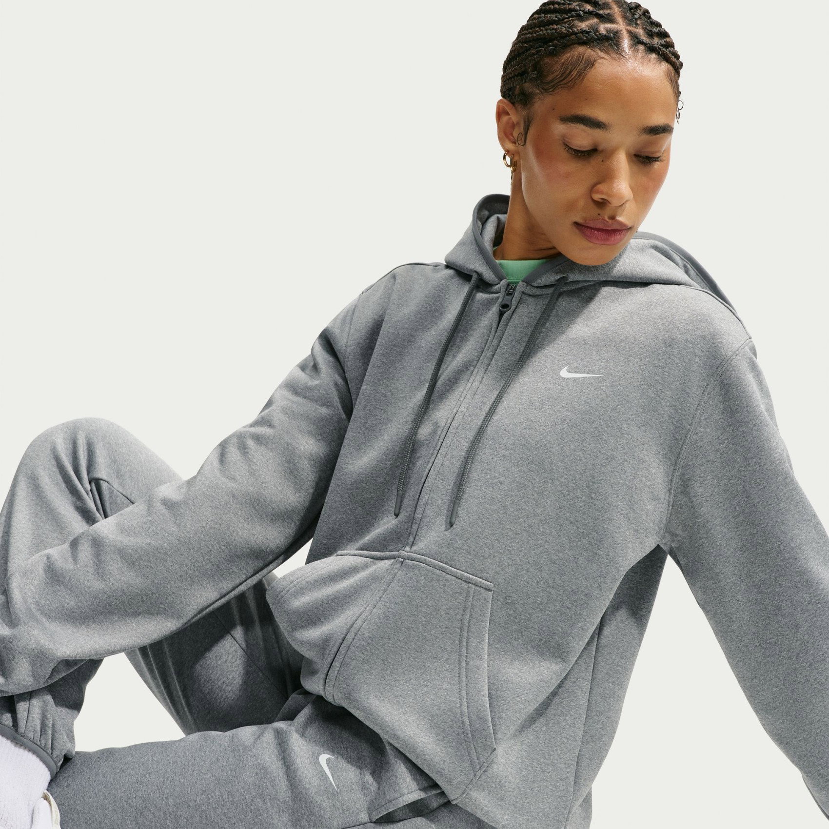 Женский свитшот Nike Studio Fleece Therma-FIT