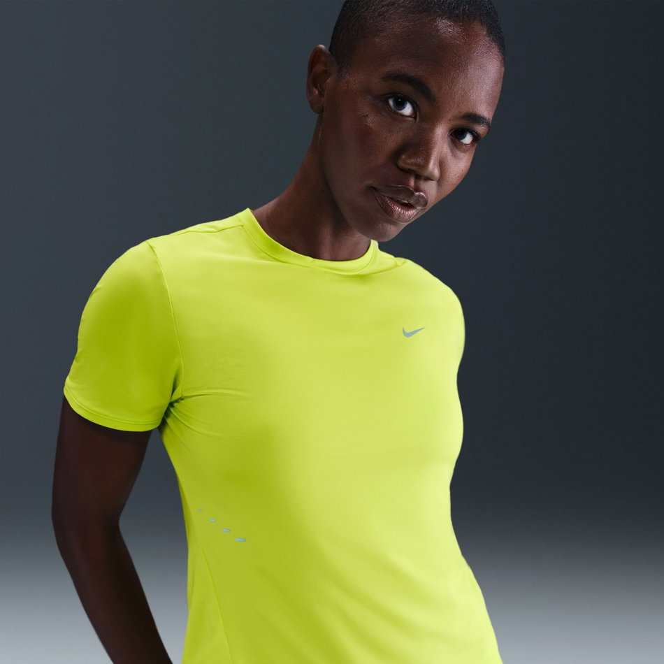 Swift Dri-FIT SS Top Kadın Sarı Tişört