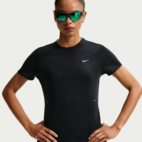 NIKE - Swift Dri-FIT Ss Top Kadın Siyah Tişört (1)