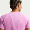 NIKE - Swift Dri-FIT Ss Top Kadın Tişört (1)