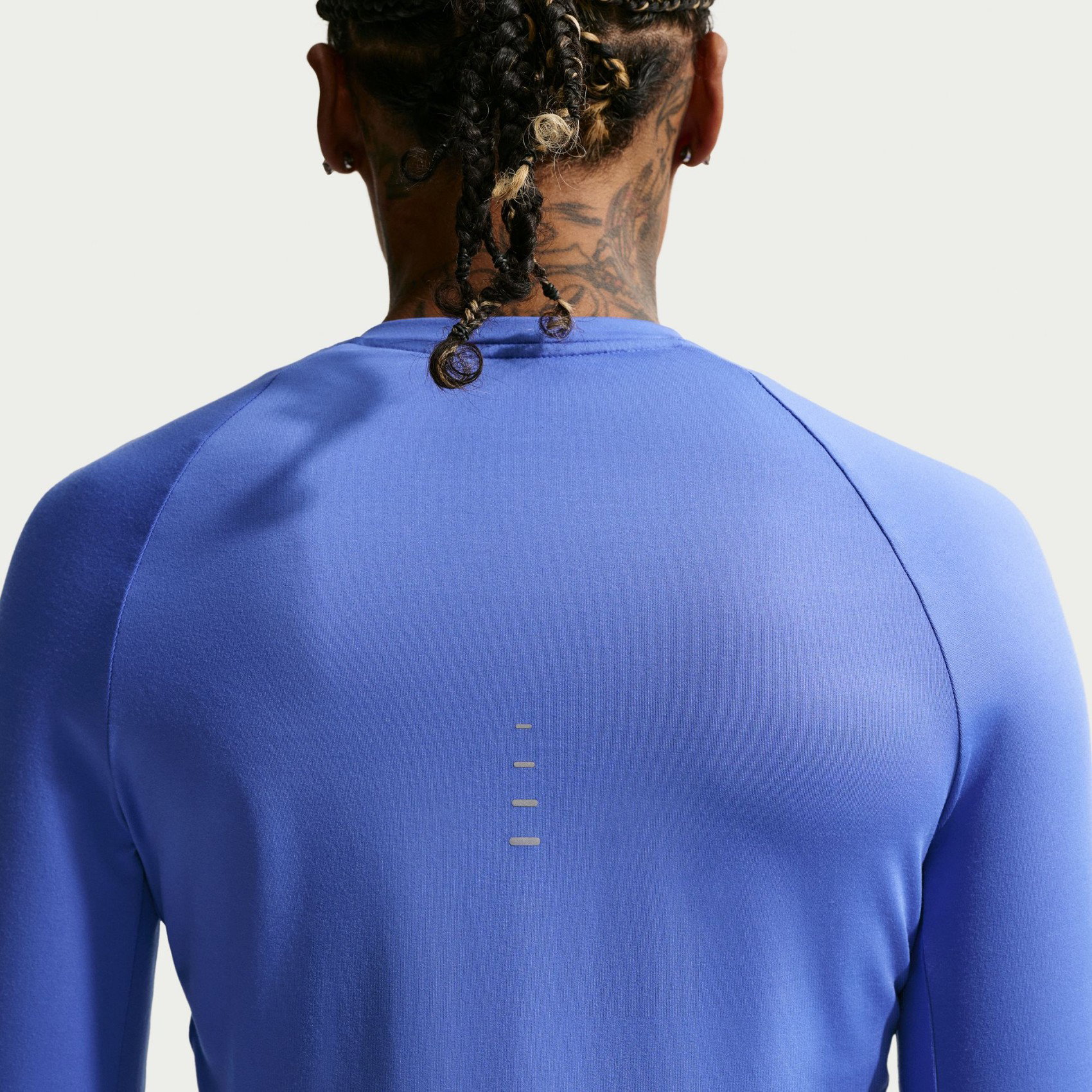 Nike Swift Dri-FIT UV Ls Crew Kadın Mavi Sweatshirt HQ0503-570