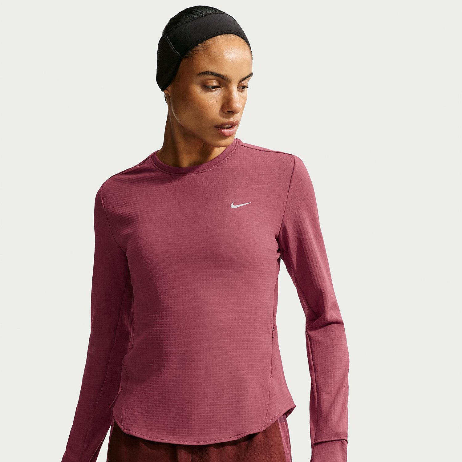 Женский свитшот Nike Swift Nv Therma-FIT Midlayer