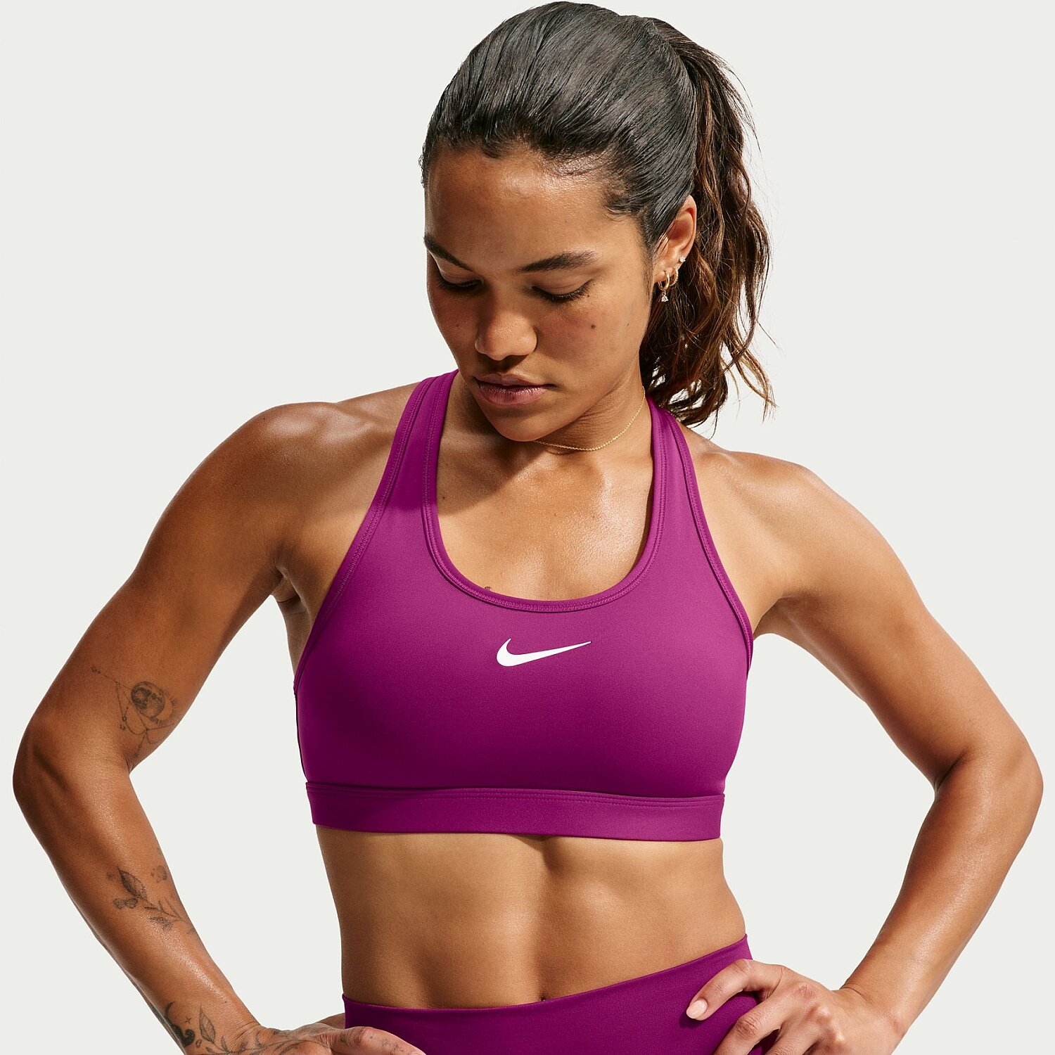 Женский спортивный бра Nike Swoosh Med Support Bra Sporcu Sütyeni