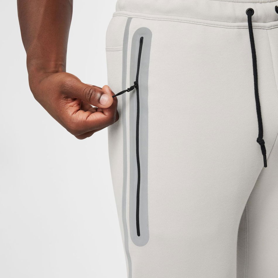 Tech Essential TF+ Jogger Erkek Eşofman Altı