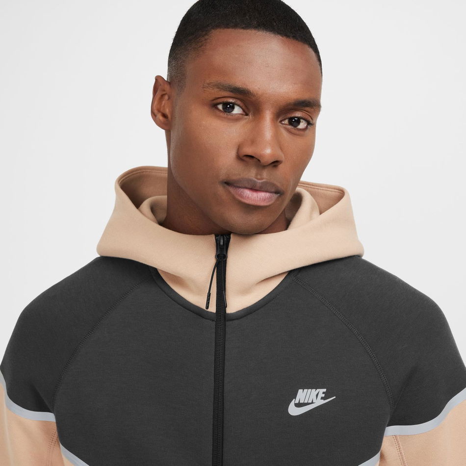 Tech Essential TF+ Windrunner Erkek Sweatshirt