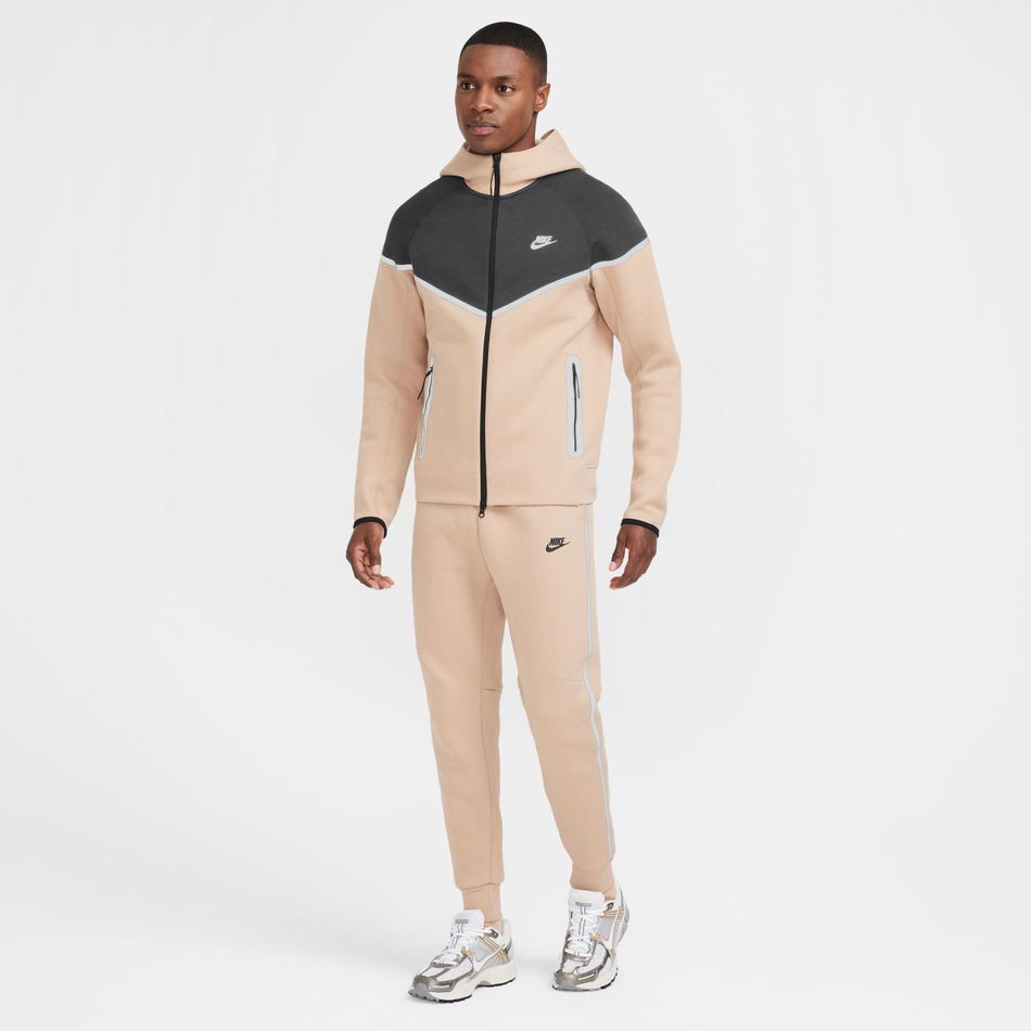 Tech Essential TF+ Windrunner Erkek Sweatshirt