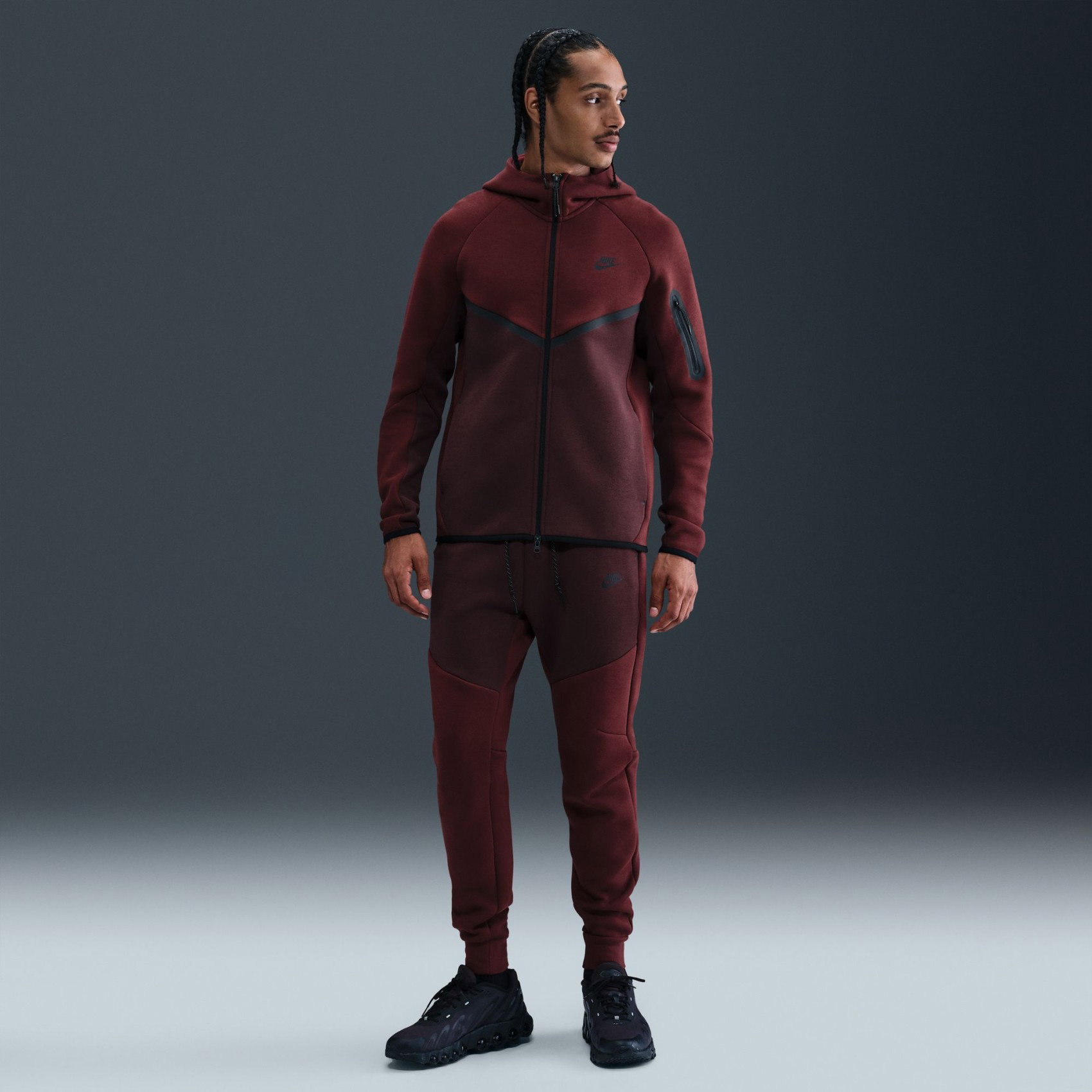 NIKE - Tech Fleece Jogger Erkek Bordo Eşofman Altı