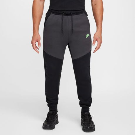 NIKE - Tech Fleece Jogger Erkek Eşofman Altı (1)