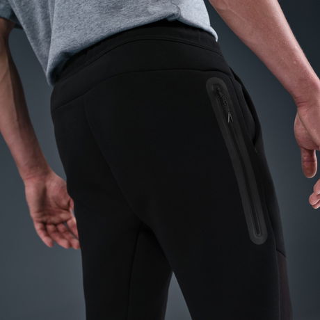 NIKE - Tech Fleece Jogger Erkek Eşofman Altı (1)