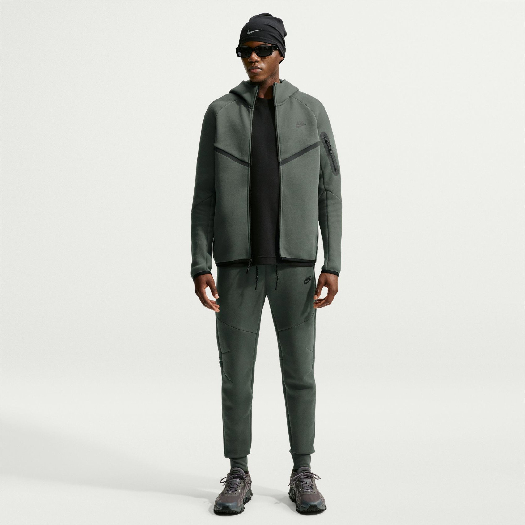 NIKE - Tech Fleece Jogger Erkek Yeşil Eşofman Altı