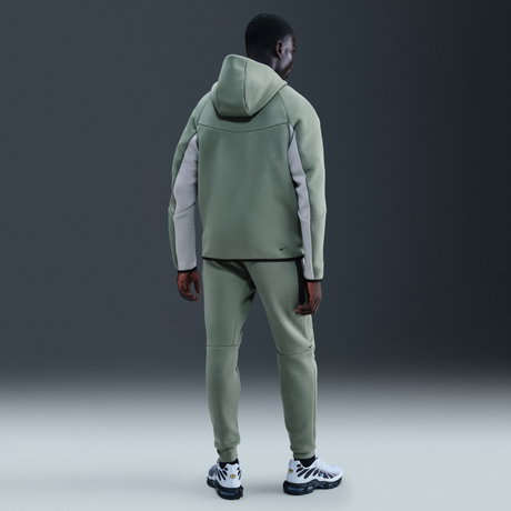 NIKE - Tech Fleece Jogger Erkek Yeşil Eşofman Altı (1)